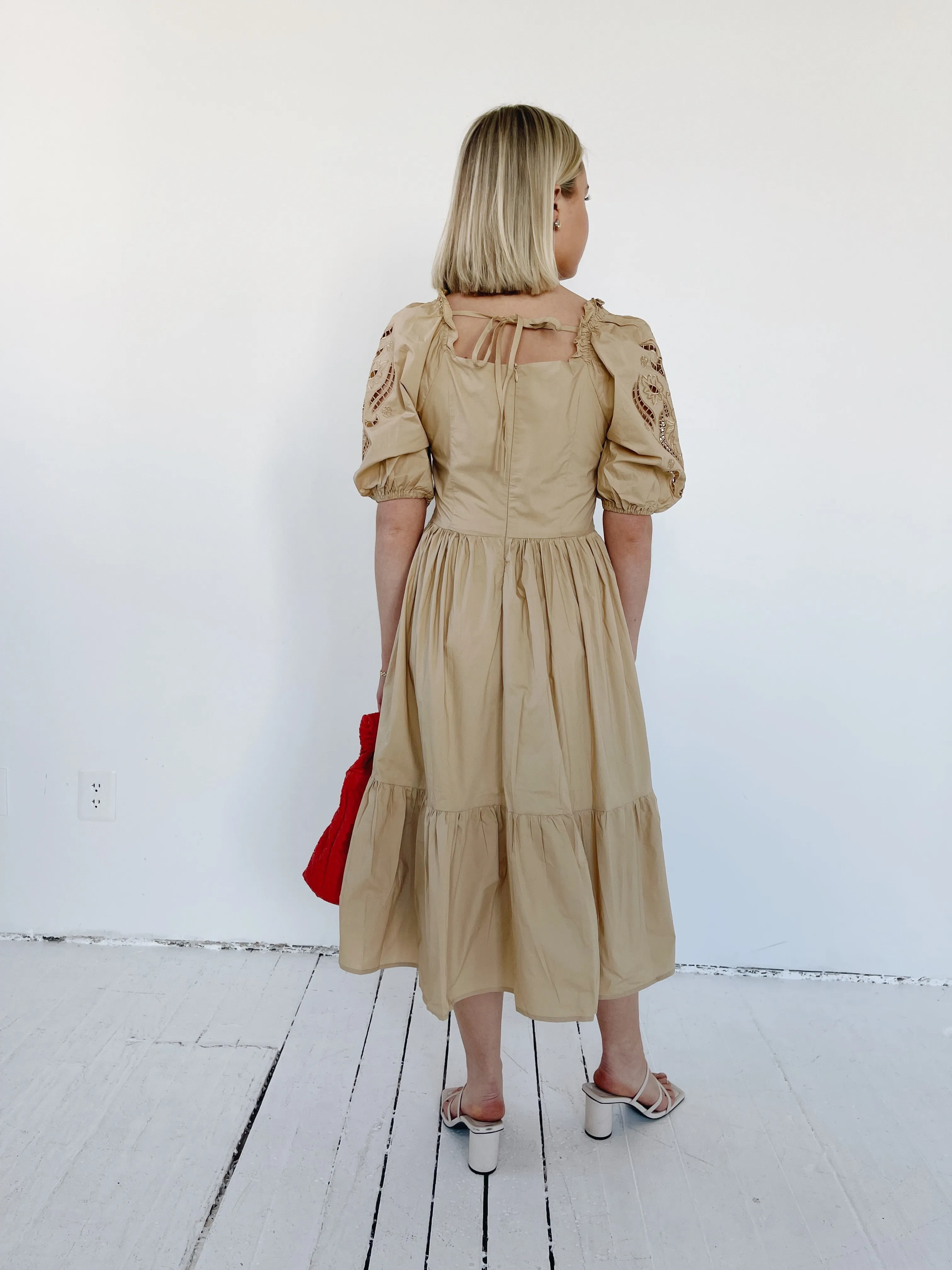 Remi Dress Trendy floral dress Lightweight Piece