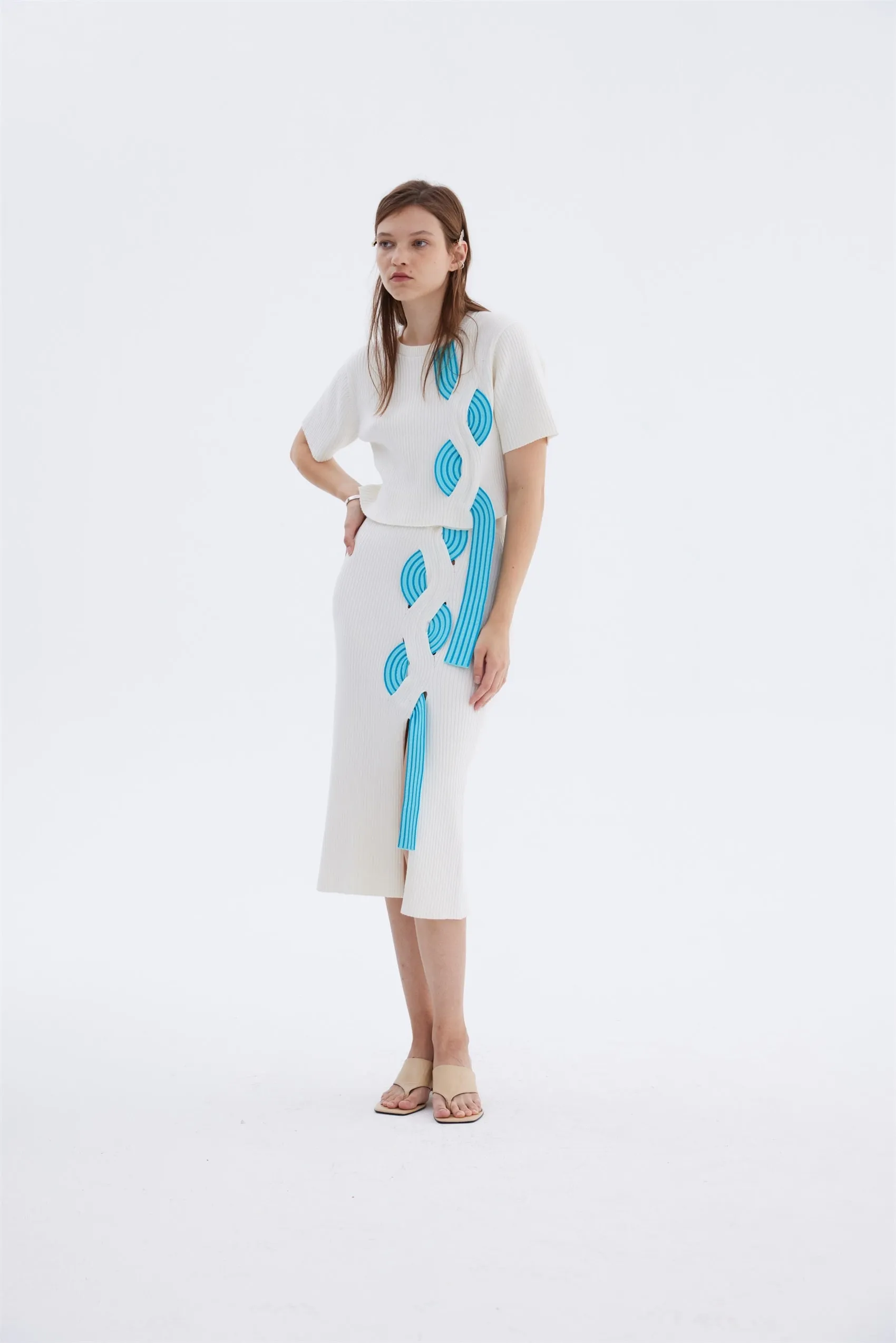 ALICE SHORT SLEEVE CROP TOP WITH TRAVELING RIBS StretchComfort