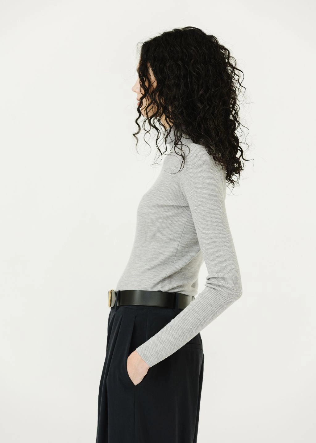 Relaxed Design Tibi Feather Weight Ribbed Sweater Turtle Neck Pullover in Grey