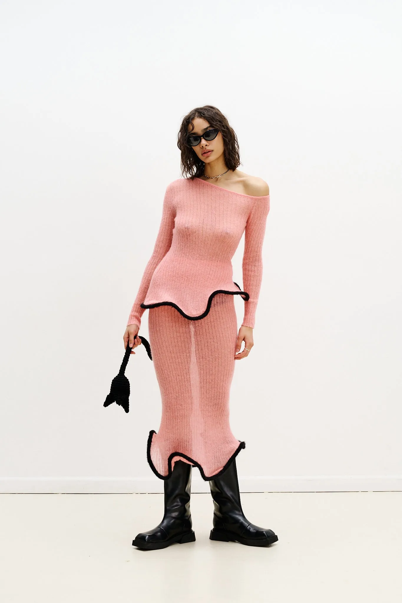 Sandwich Mesh Panel Structure FlexibleCollar PIXIE ALPACA WAVY LONG SLEEVE TOP