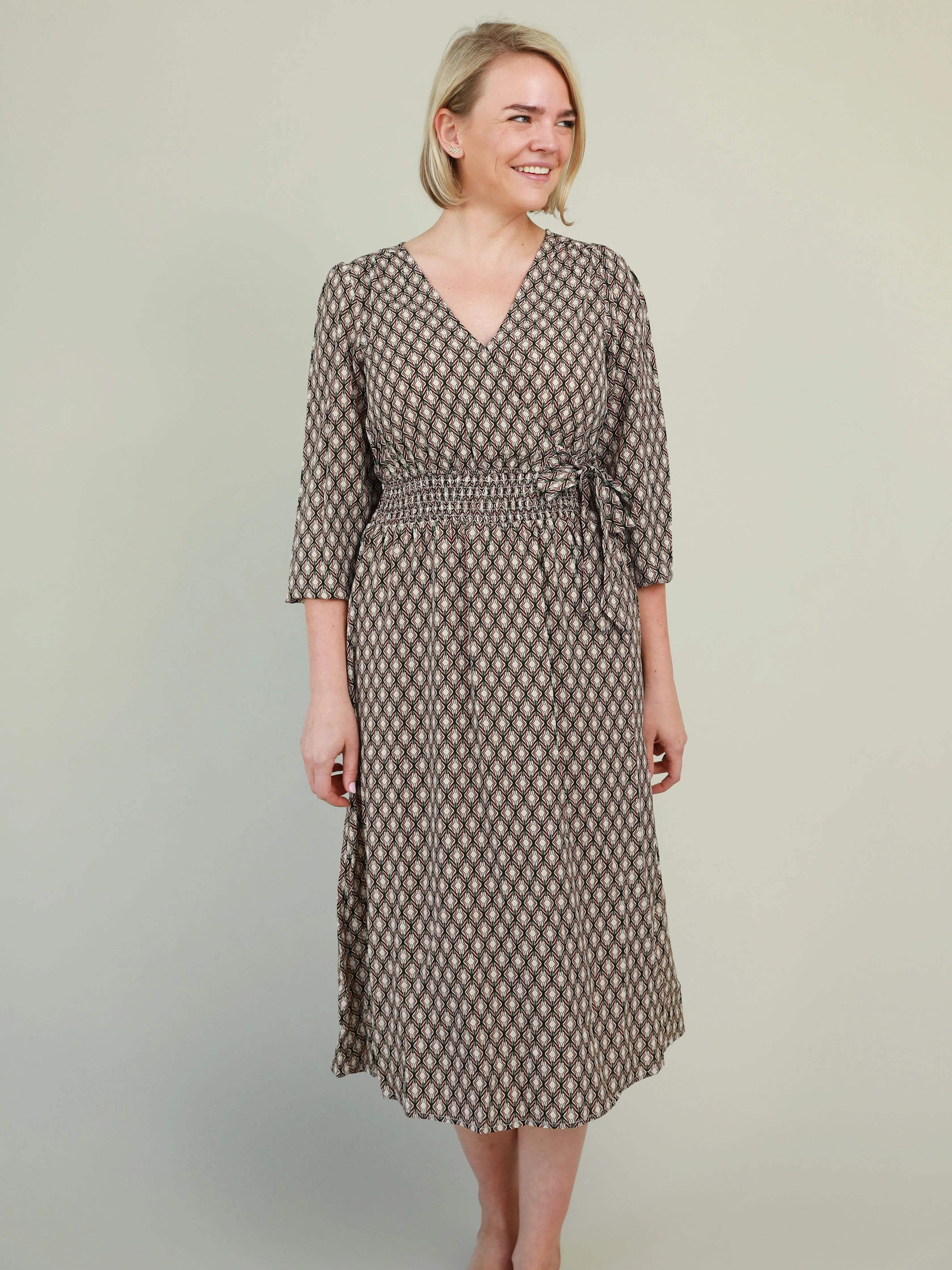 Late Night Midi Chic Wear Shine Skin