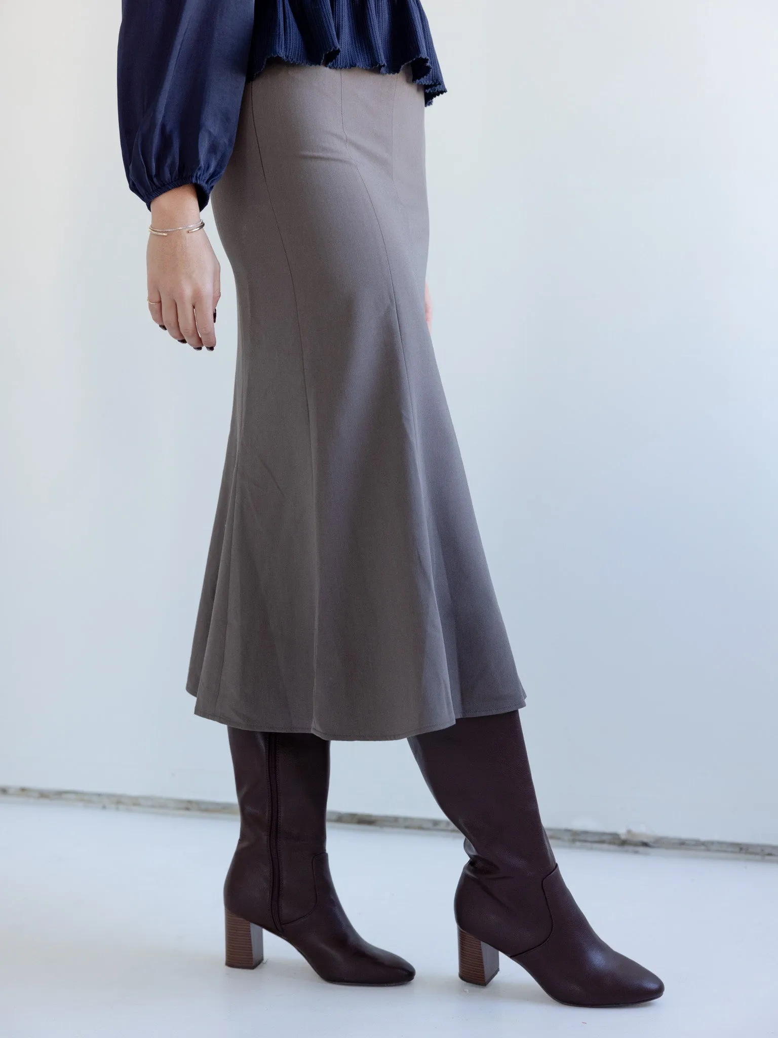 Boutique Exclusive Light Fabric Liza Midi Skirt