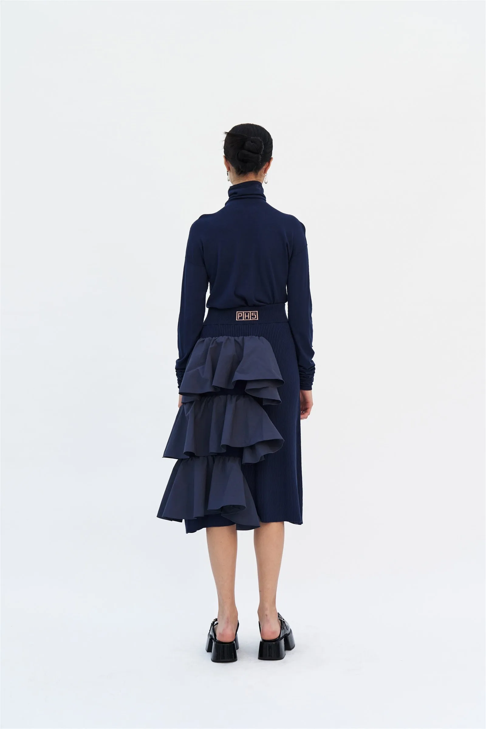 WILLANI SEAMLESS KNITTED TURTLENECK PULLOVER VNeckReinforcement