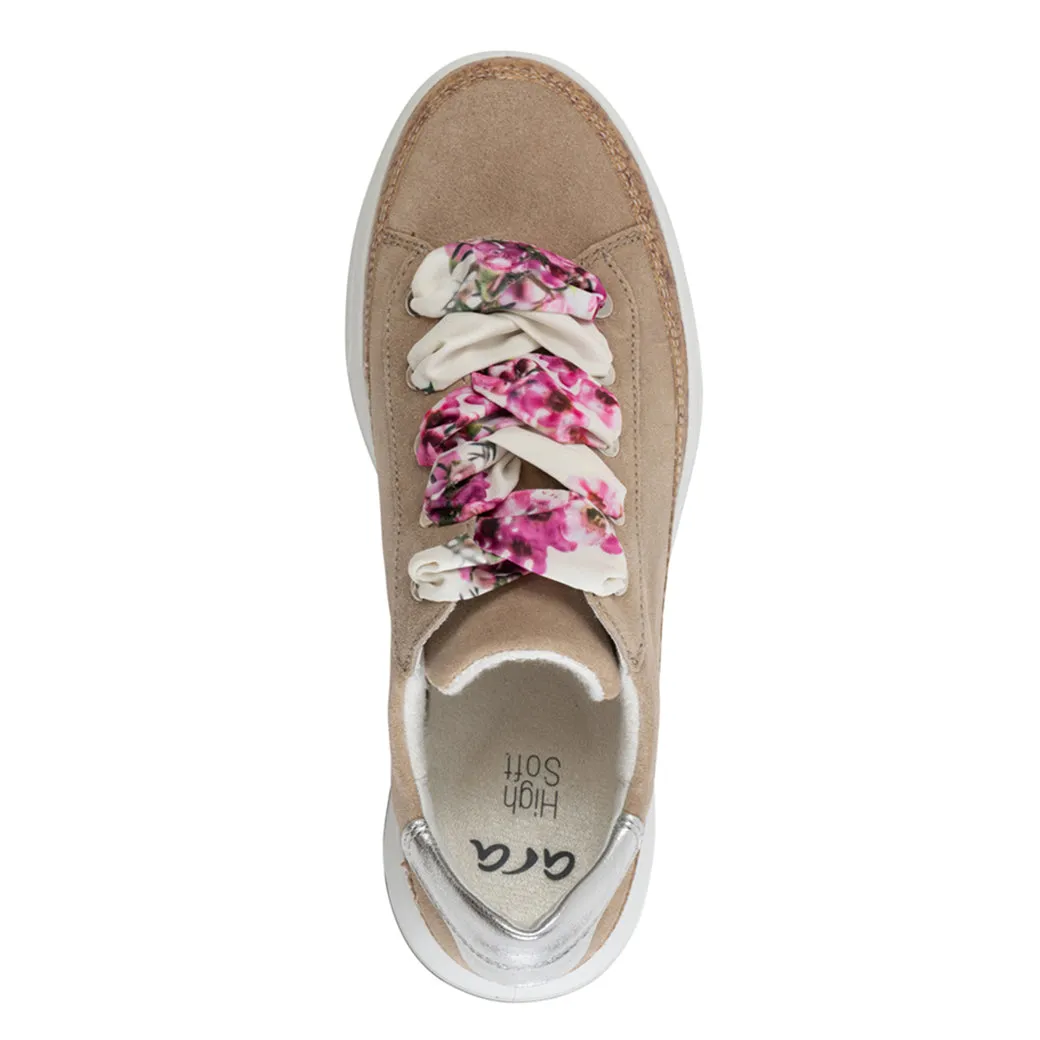 Roam Free Womens Ara Rem in Sand Suede