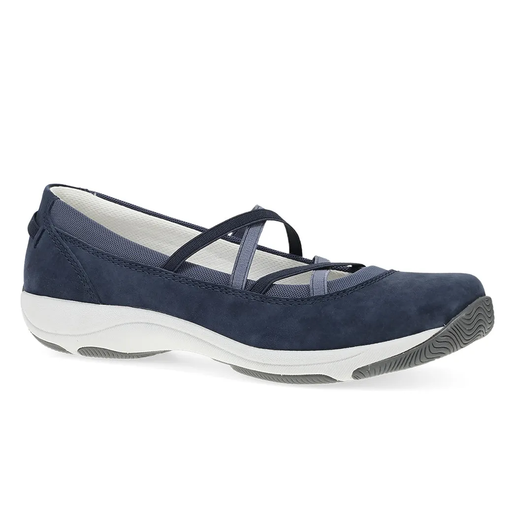 Stair Run Outing Shoes Womens Dansko Harper in Navy