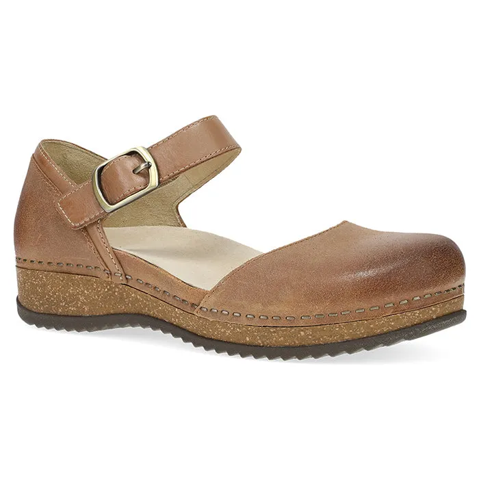 Womens Dansko Mae in Tan Youth Vibe Dodge Step