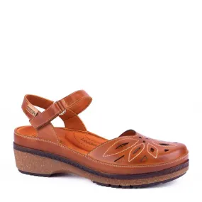 Womens Pikolinos Granada Wow in Brandy Trend Focused