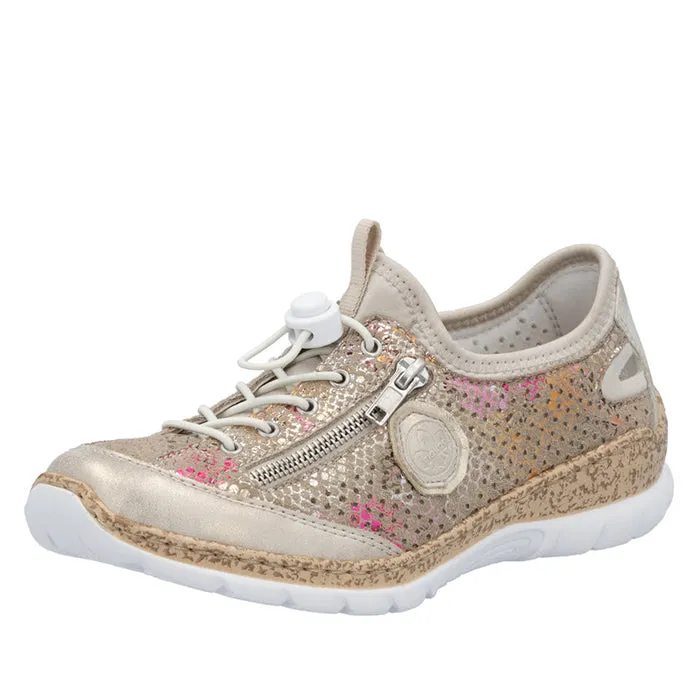 Open Walk Valley Step Womens Rieker Nikita V1 in Muschel/Multi/Lightgold/Perle