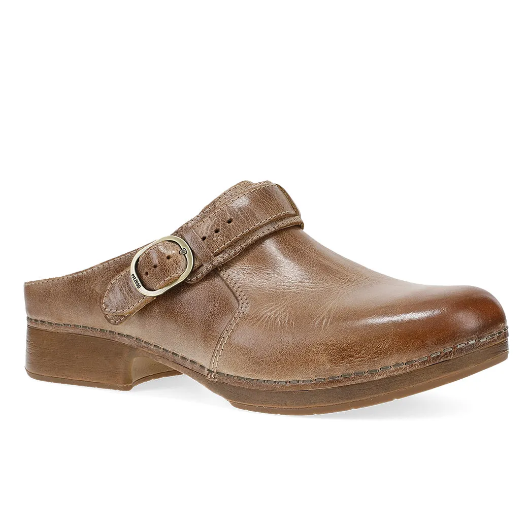 Womens Dansko Millie in Tan Foot Focus