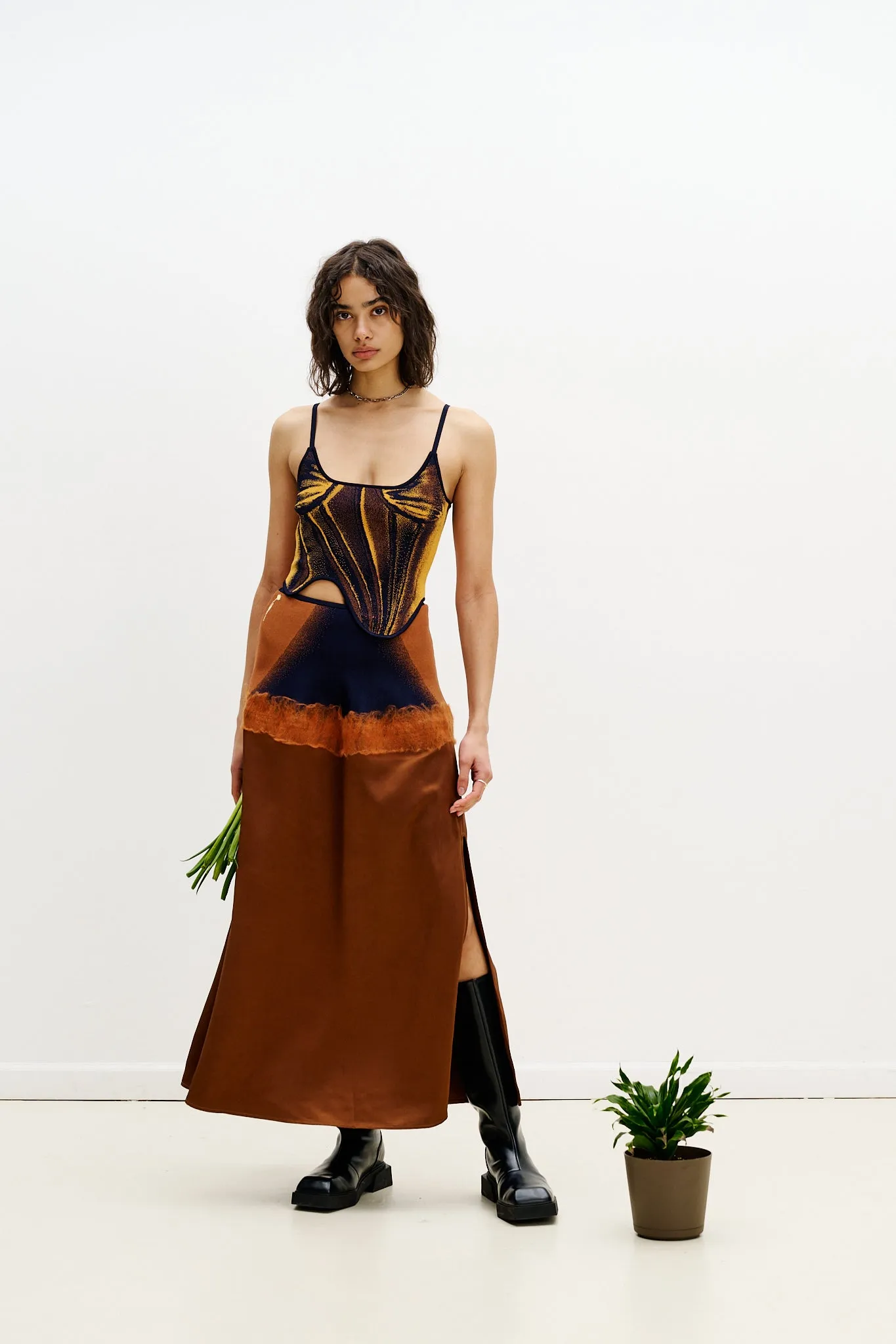 ZINYA NEEDLE PUNCH MAXI SKIRT Ultra Soft Inner Layer