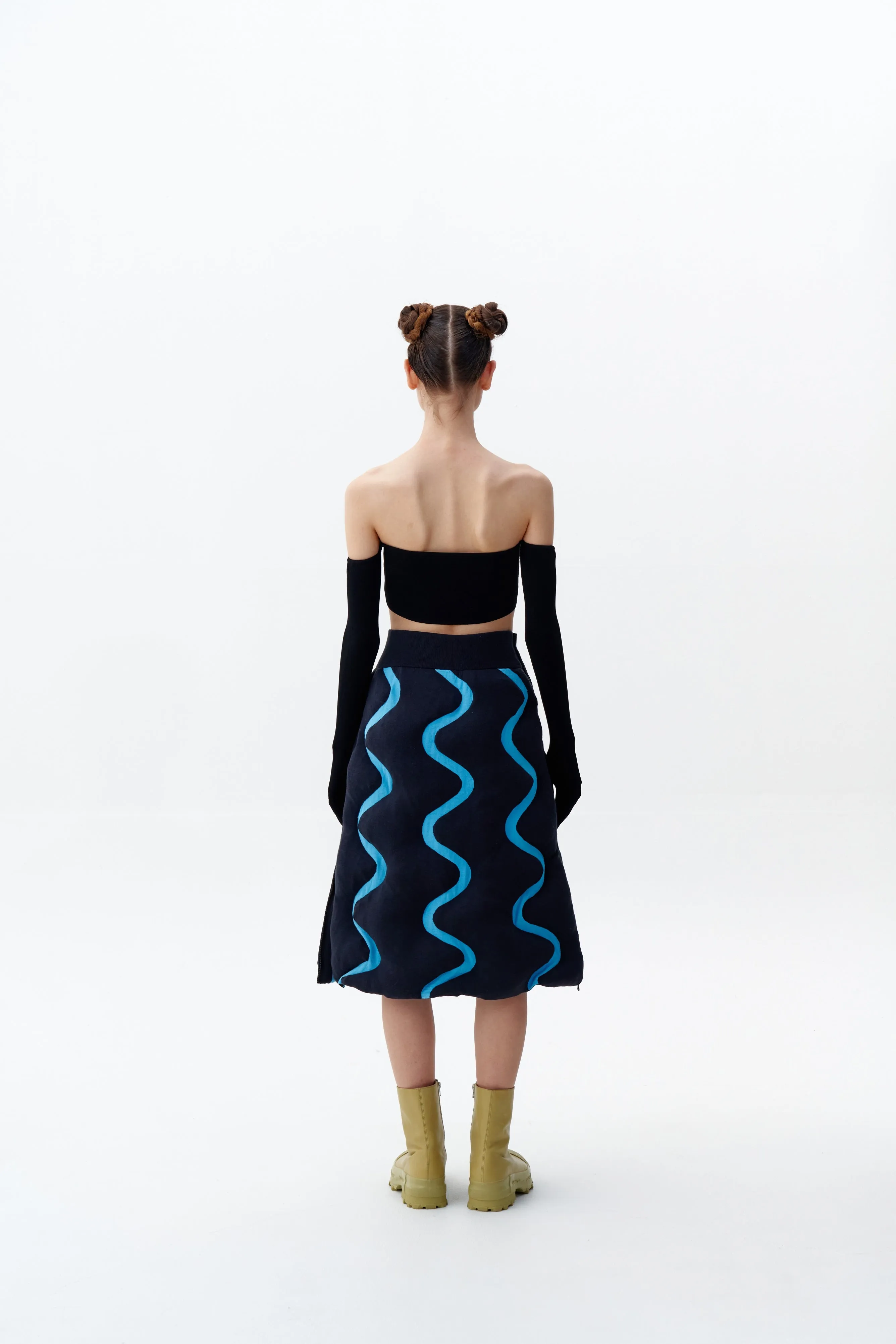 Curved Hem Contrast Stitch Accent ZOE GLOVED TOP